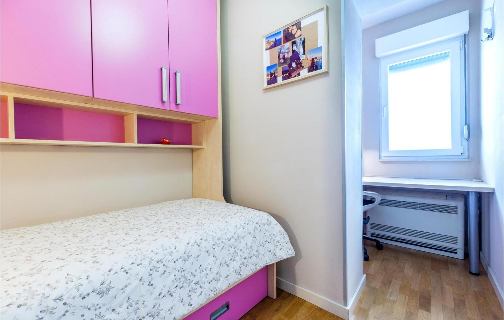 Beautiful Apartment In Split With Kitchen 외부 사진